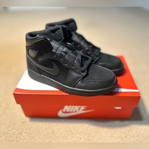 Jordan 1 Mid Triple Black - Size 7 Mens